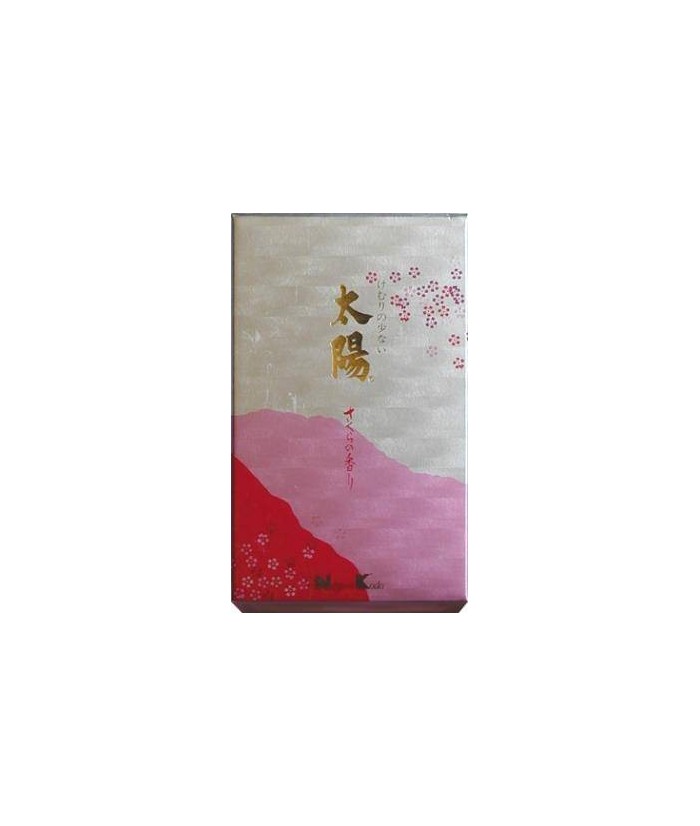 En abril, los cerezos florecen y todo Japón está de fiesta para celebrar la primavera. Familias y compañeros de trabajo salen a