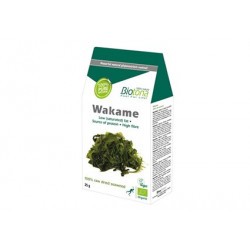 Wakame, un alga ancestral de largas hojas onduladas que pueden alcanzar 2 m de longitud, contiene numerosos fito-nutrientes y