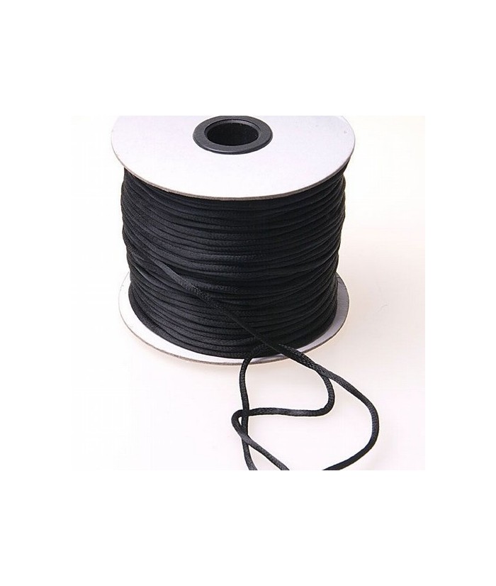 Rollo de hilo de seda negro de 90 metros.