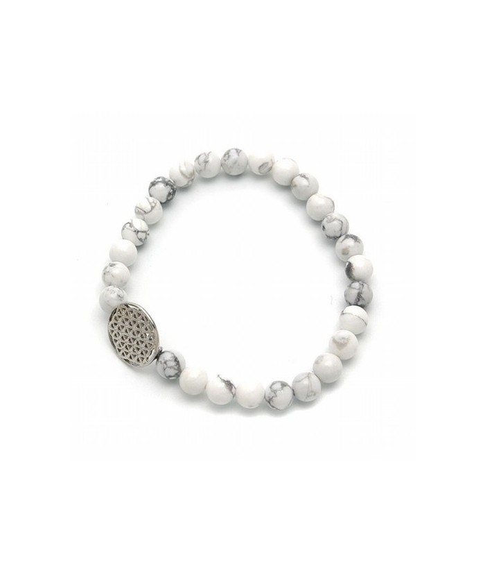 Pulsera elastica de howlita blanca, bola 6 mm., con amuleto metalico de la Flor de la Vida.