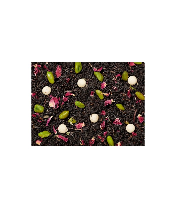 Nuestra muy popular base de té negro presenta una nueva apariencia. Pistachos verdes, pétalos de rosa brillante y para algo esp