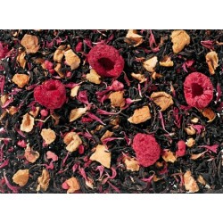 Té negro (65%), trozos de manzana, aroma natural, trocitos de frambuesa liofilizadas, frambuesa entera liofilizada, flores de a