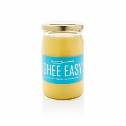 Ghee, una forma muy pura de mantequilla clarificada, ha ganado popularidad recientemente. Al igual que el aceite de coco, es un
