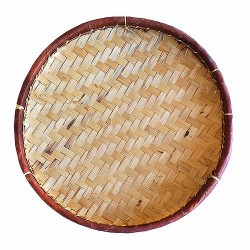  bandejas redondas de mimbre procedentes de Indonesia.

Medida: 31 cm Ø

Altura: 3 cm