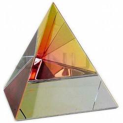 Pirámide de Cristal irisado 80 x 80 mm.