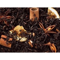 CANELA NARANJA
Té negro (72%), anis estrella, plaquitas de chocolate (ázucar, grano de cacao molido con manteca de cacao, polv