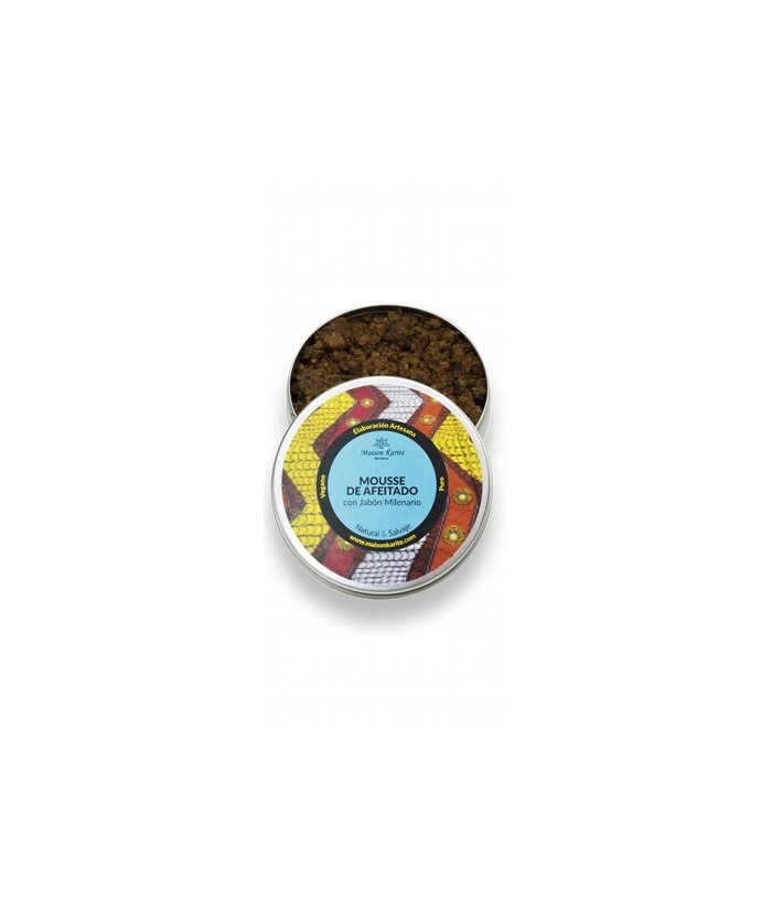 Mousse cremosa especialmente pensada  para las necesidades de la piel masculina. Procura una limpieza facial del rostro, barba 