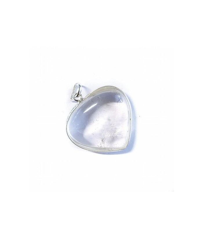 Colgante de Cristal de Roca en forma de corazón, bordeado y engarzado en plata.