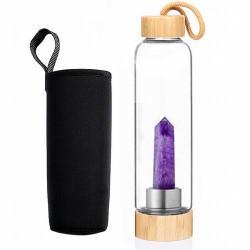 Botella de vidrio con una punta de Amatista en su interior bien sujeta a la base.

Tapón de rosca de madera con un enganche p