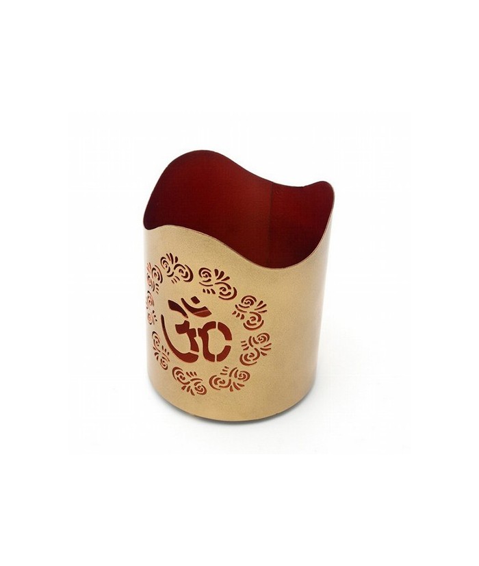 Portavelas metálico.

Medida: Ø10 cm. x 12 cm. alto

Color interior: Rojo

Color Exterior: Dorado