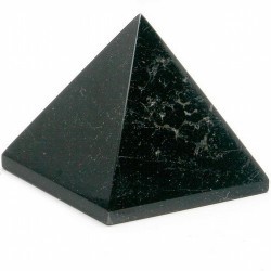 Pirámide de Turmalina Negra pulida
Medidas: 25 mm.