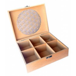 Caja de madera con símbolo del Flor de la Vida.

Medidas: 21x18x7,5cm con 6 depts.

