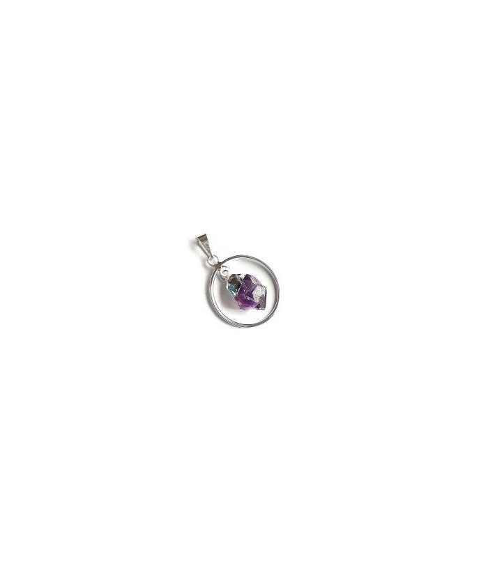 Colgante realizado con Amatista y baño de plata.

Medida aproximada: 2,5cm.