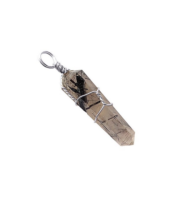 Colgante en punta biterminada de Cuarzo con Turmalina. 

Medida: 3cm x 1cm apróximadamente.

Metal: Acero