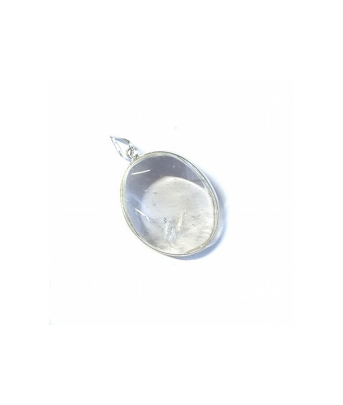 Colgante de Cristal de Roca en forma oval, bordeado y engarzado en plata.

Tamaño: 30x25mm aprox.