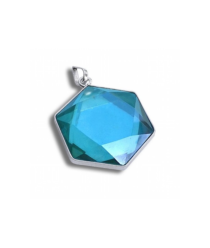 Colgante de Cuarzo Aura en forma de Hexagono.

En general, fortalece el cuerpo y más específicamente el corazón, los pulmones