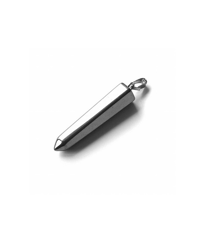 Colgante Punta Hematite de 3 cm aprox. con engarce metálico.