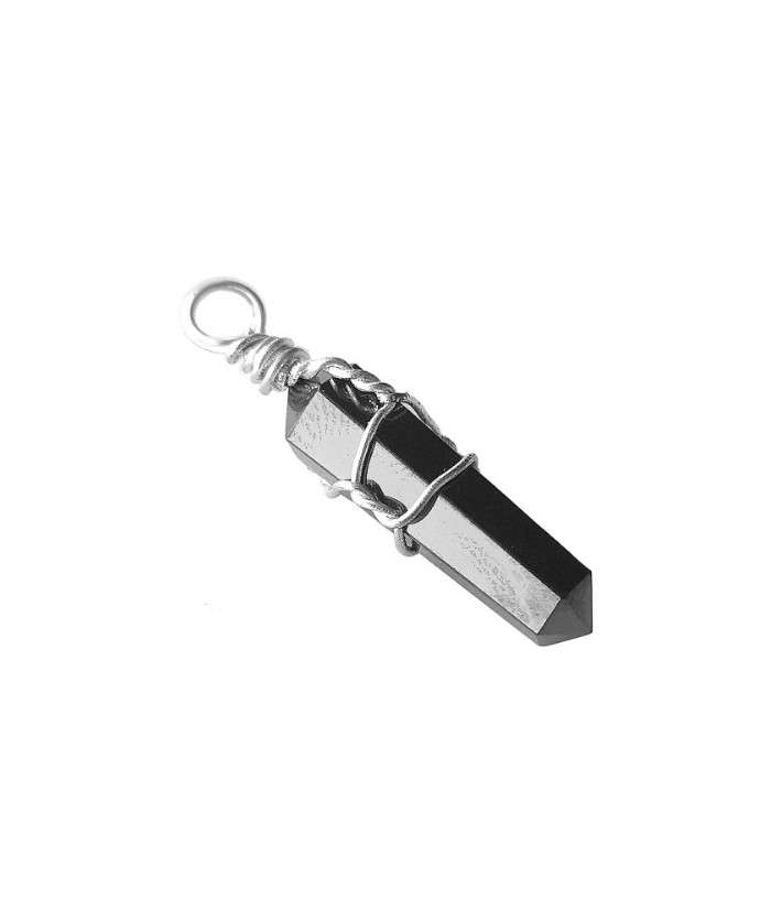 Colgante en punta biterminada de Hematite. 

Medida: 3cm x 1cm apróximadamente.

Metal: Acero