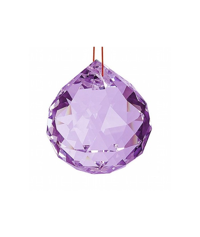 Bola facetada de cristal malva de 50 mm. de diametro.

Engarzada en hilo rojo.

En el feng Shui, las bolas de cristal se ut