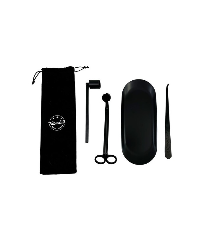 BOLSA TERCIOPELO NEGRO
BANDEJA
CORTA MECHAS
APAGA VELAS 
ARREGLA MECHAS
