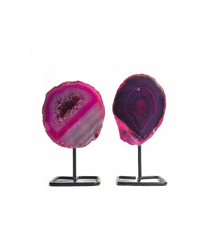 Geoda de Ágata color rosa sobre base de metal.

Origen: Brasil

Altura: 8 cm aprox.