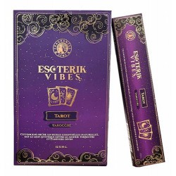 Caja de 12 paquetes de 15g
TAROT: Inspirado en los arcanos mayores y menores. Cuidadosamente elaborado para evocar energías mí