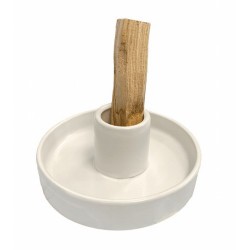 Diámetro: 10,50 cm

Altura: 5cm

Diámetro del hogar: 3,50 cm

Material: Cerámica

color blanco
