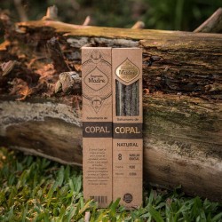 Incienso de Copal Natural
Categoría: Línea de Inciensos Naturales
Hecho a mano
Hecho con resina de copal peruano, carbón nat