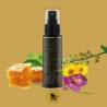 Apitox Spray, 100 ml es una solución hidroalcohólica de efecto inmediato y rápida absorción de Prisma Natural.

 

El Apito