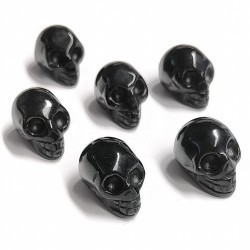 Cráneos de Ónix.

Medidas: 2,5 x 1,5 x 2,5 cm aprox.

Peso del set: 90 gramos aprox.