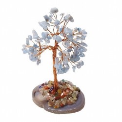 Árbol compuesto de 110 piedras chip (aprox.) de Cuarzo Azul (de 0,5 a 1 cm).

Base de chapa de Ágata con piedrecitas chip var