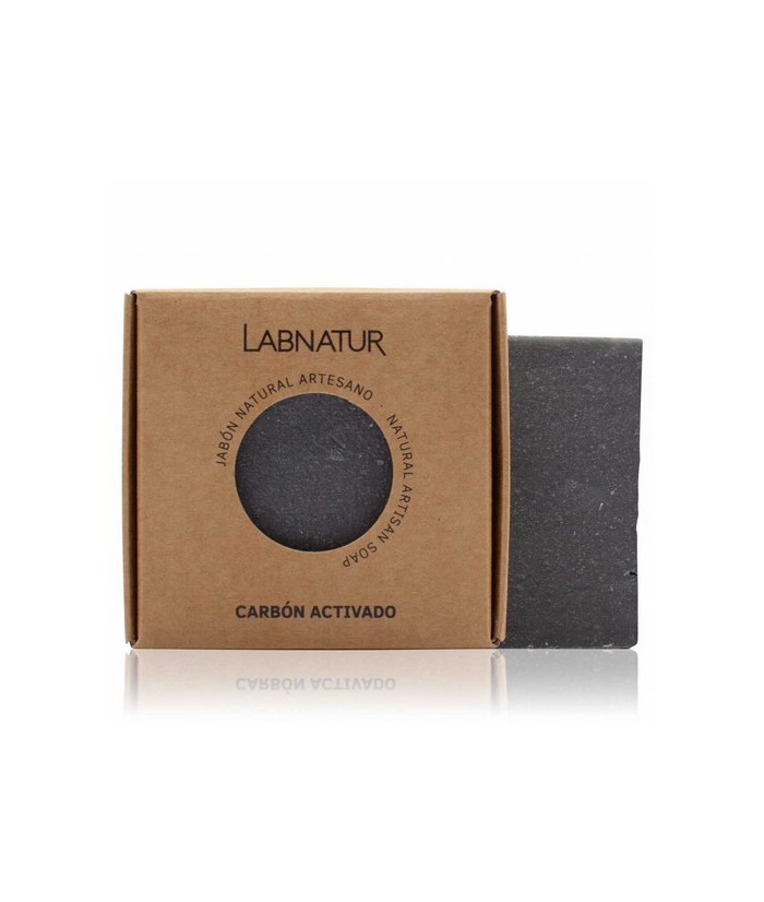 El Jabón Natural Carbón Activado Labnatur Premium está elaborado artesanalmente en frío y con ingredientes naturales. El carbón