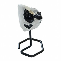 Cuarzo con Turmalina Negra en base de metal de 4mm de grosor.

Origen: Brasil

Altura: 12 cm aprox.