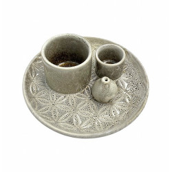 Usos: Palo santo, atado de salvia, conos de incienso, barritas de incienso y bombitas.


Diámetro: 13 cm


Altura: 4,8 cm