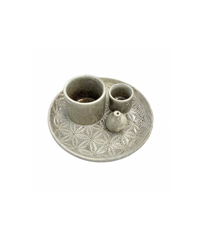 Usos: Palo santo, atado de salvia, conos de incienso, barritas de incienso y bombitas.


Diámetro: 13 cm


Altura: 4,8 cm