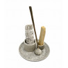 Usos: Palo santo, atado de salvia, conos de incienso, barritas de incienso y bombitas.


Diámetro: 13 cm


Altura: 4,8 cm