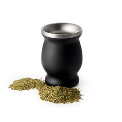 En Latinoamérica, las calabazas se utilizan tradicionalmente para preparar mate. Para ello, se vierte mate en la calabaza y se 
