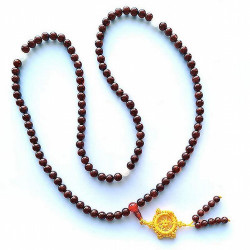 Mala , Japa mala de Granate

Medida bola:8mm

Un mala o japa mala es una ristra de 108 cuentas esféricas, generalmente de m