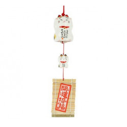 Estas campanitas se cuelgan tradicionalmente durante los días calurosos del verano japonés porque su sonido refrescante alivia.