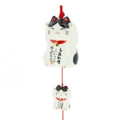 Estas campanitas se cuelgan tradicionalmente durante los días calurosos del verano japonés porque su sonido refrescante alivia.