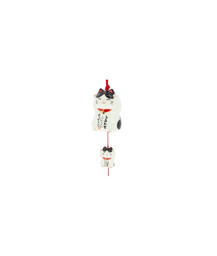 Estas campanitas se cuelgan tradicionalmente durante los días calurosos del verano japonés porque su sonido refrescante alivia.