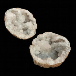 Geoda de Cuarzo.

Procedencia: MARRUECOS

Tamaño: 12- 20 cm

Peso: 1-2kg aprox.

PRECIO POR UNIDAD

(SE VENDE LA GEOD