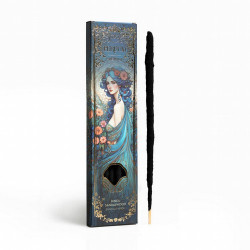 El incienso Tao Perfum Sándalo Hindú ofrece una experiencia sensorial profunda y espiritual. Con notas cálidas y amaderadas, es