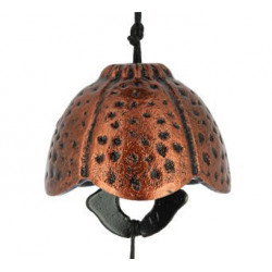 Armonía y belleza para tu espacio con esta campanita de hierro colado, inspirada en una flor y esmaltada en color cobre.

En 