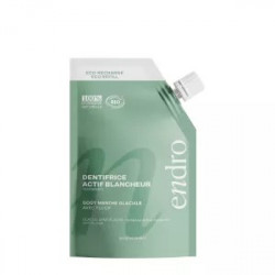 Descripción :
Esta pasta dental en gel con flúor (1450 ppm), elaborada con ingredientes 100 %
naturales, es ideal para un cui