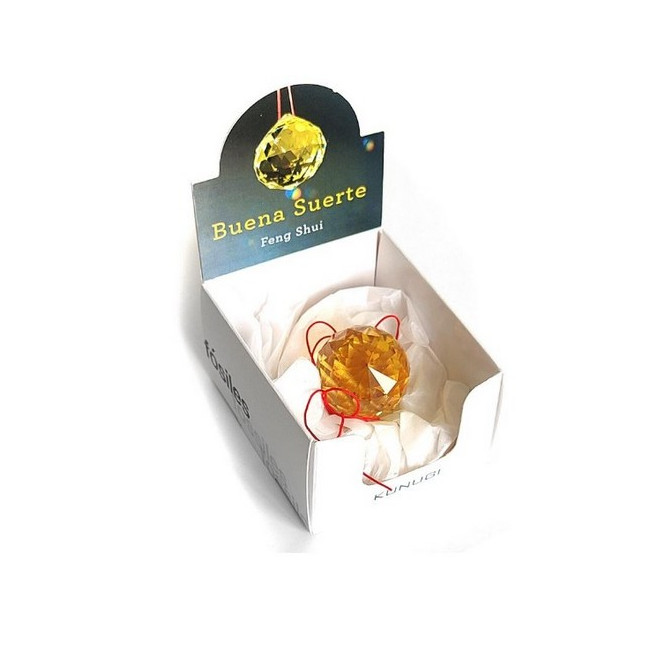 Bola facetada de cristal AMARILLA de 30 mm. de diametro.
Engarzada en hilo rojo.

Con caja exclusiva.

En el feng Shui, la