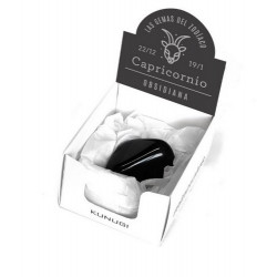 Caja que contiene gema de Obsidiana de 3-4 cm aprox.

El signo del zodíaco que representa la Obsidiana es Capricornio.

Med