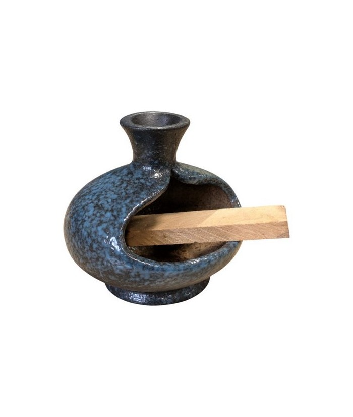 Su apertura inferior permite la fácil colocación de Palo Santo, maderas sagradas o incienso natural en su interior.

Luego el