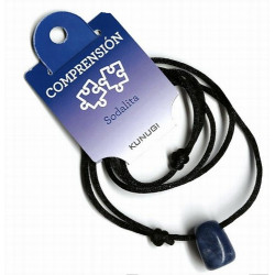Colgante Rodado de Sodalita perforado, con cordón de seda corredero.
Medidas del colgante con el mineral: 41 cm aprox.
Medida