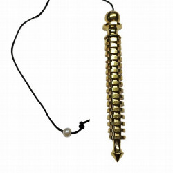 16 baterías Golden Pendulum con testigo. En hilo adornado con perlas decorativas.

Tamaño del péndulo: 10 cm

Tamaño del pé